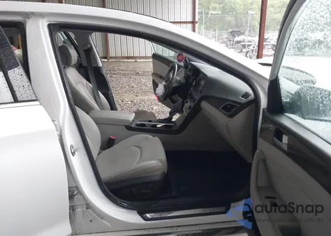 2016 Hyundai Sonata Limited z USA, uszkodzony, nr VIN 5NPE34AFXGH382753